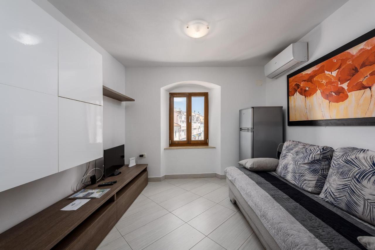 Apartments Dante Umag Eksteriør billede