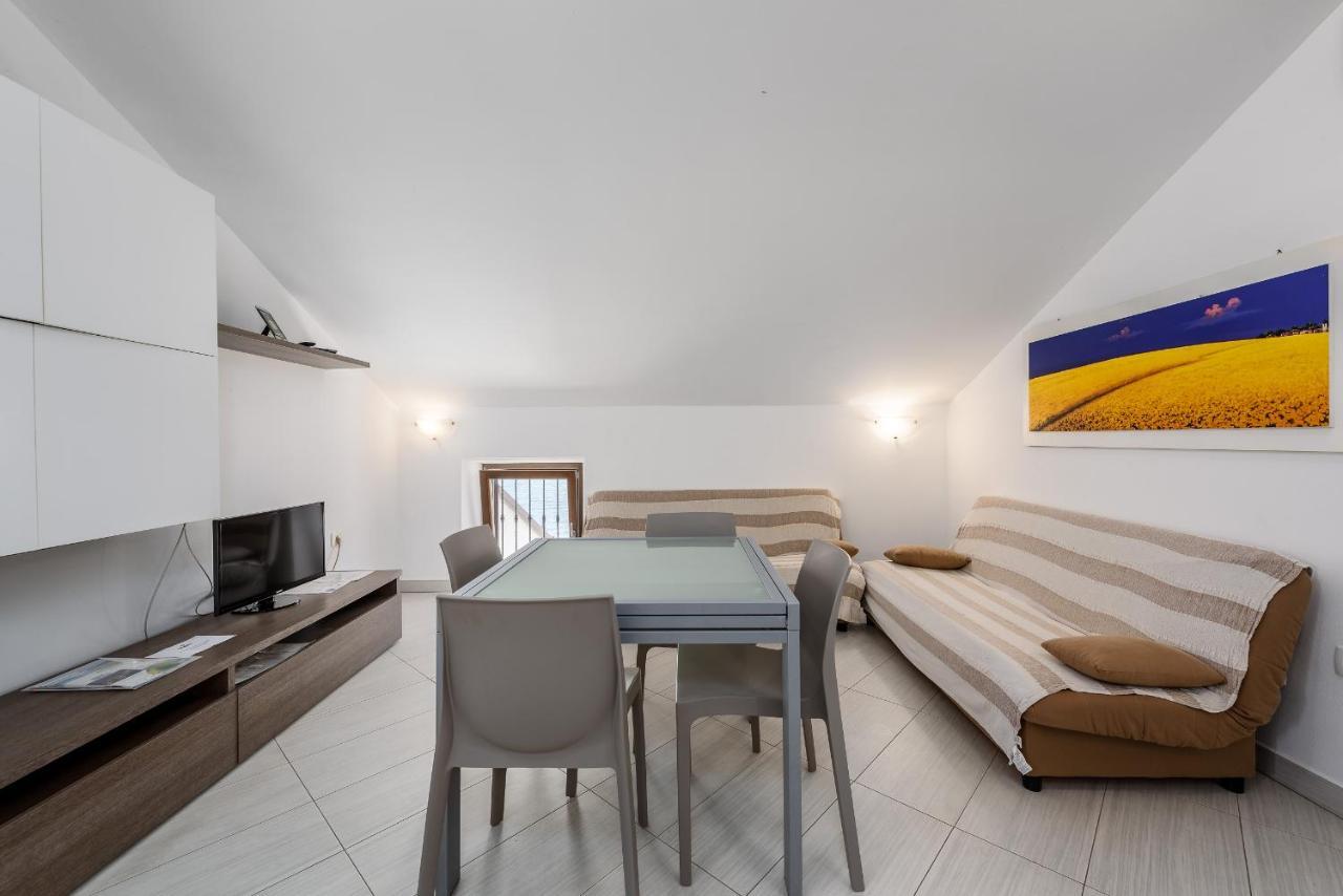 Apartments Dante Umag Eksteriør billede