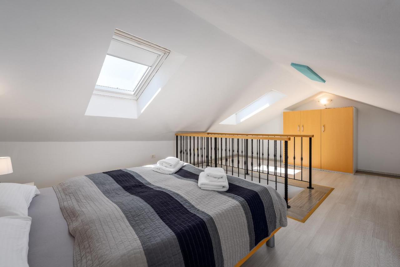 Apartments Dante Umag Eksteriør billede