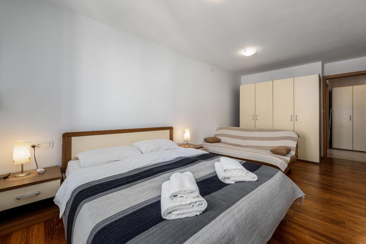 Apartments Dante Umag Eksteriør billede