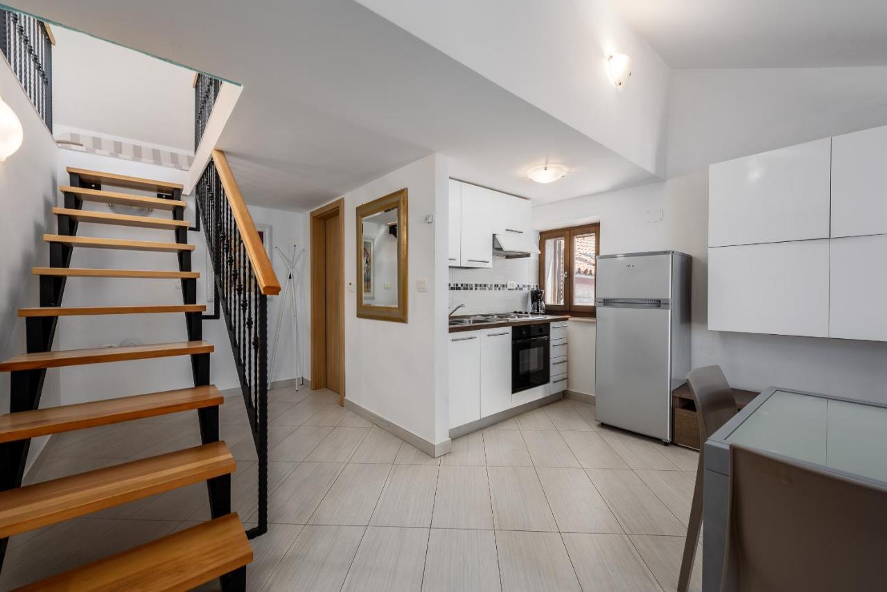 Apartments Dante Umag Eksteriør billede