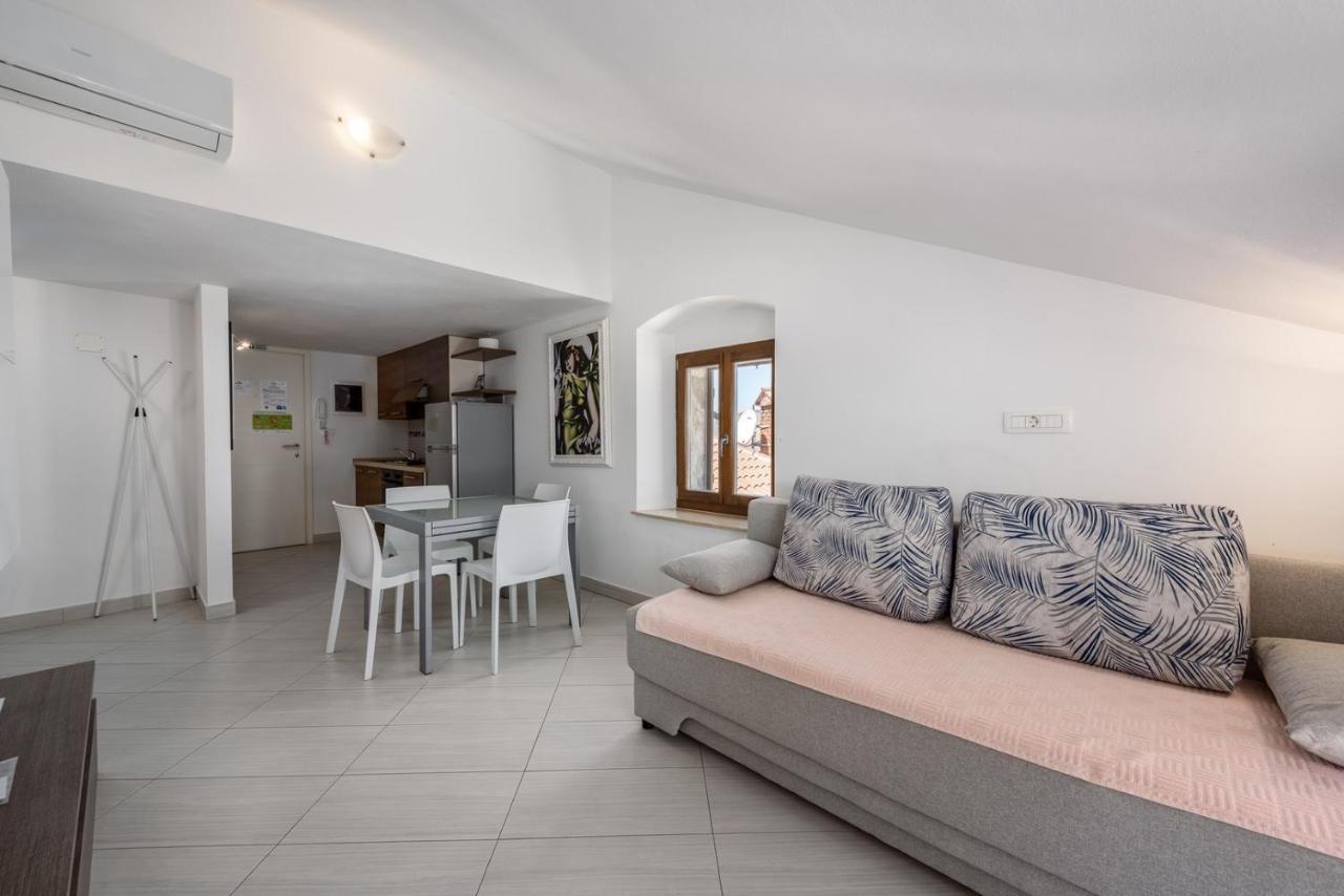 Apartments Dante Umag Eksteriør billede