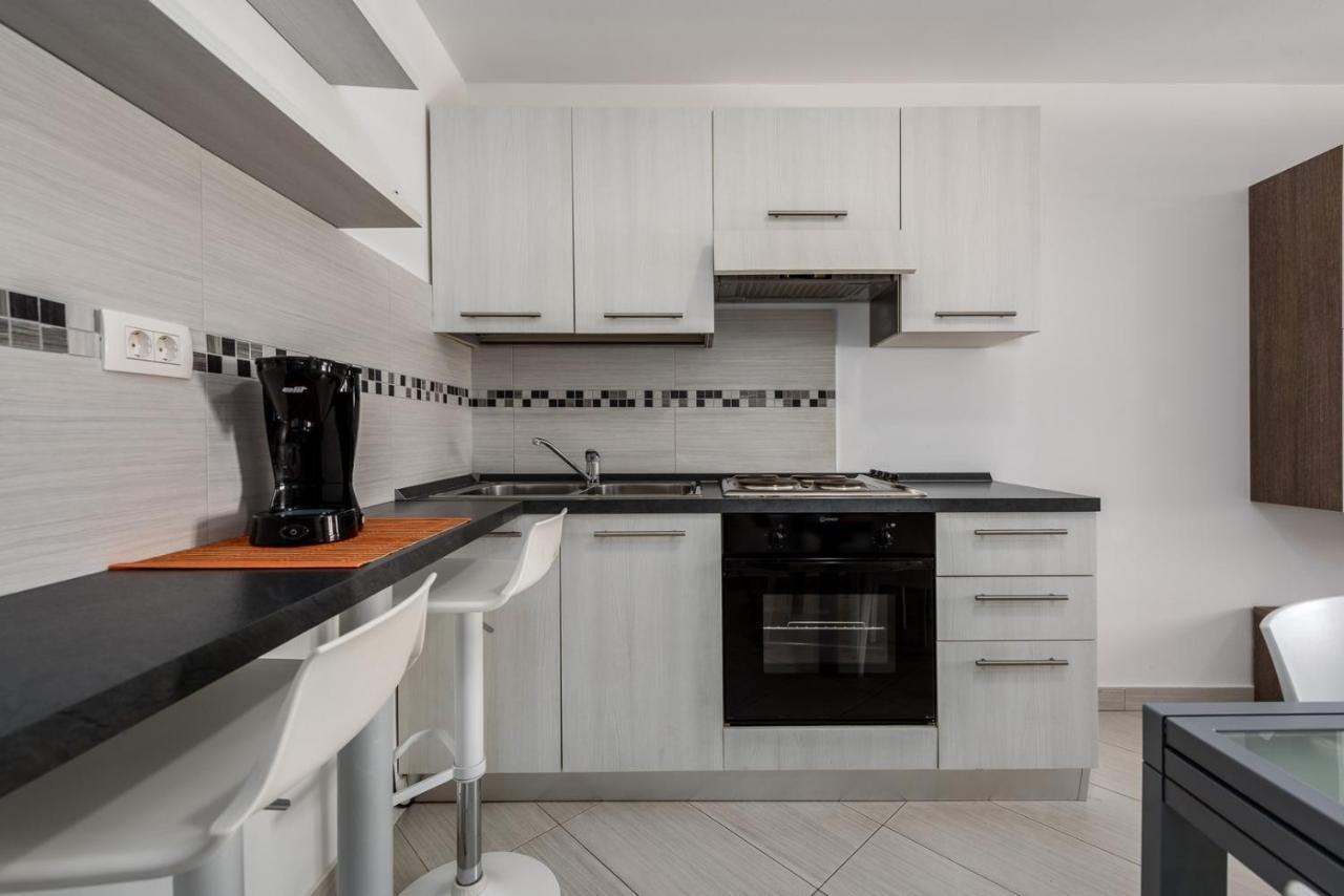 Apartments Dante Umag Eksteriør billede