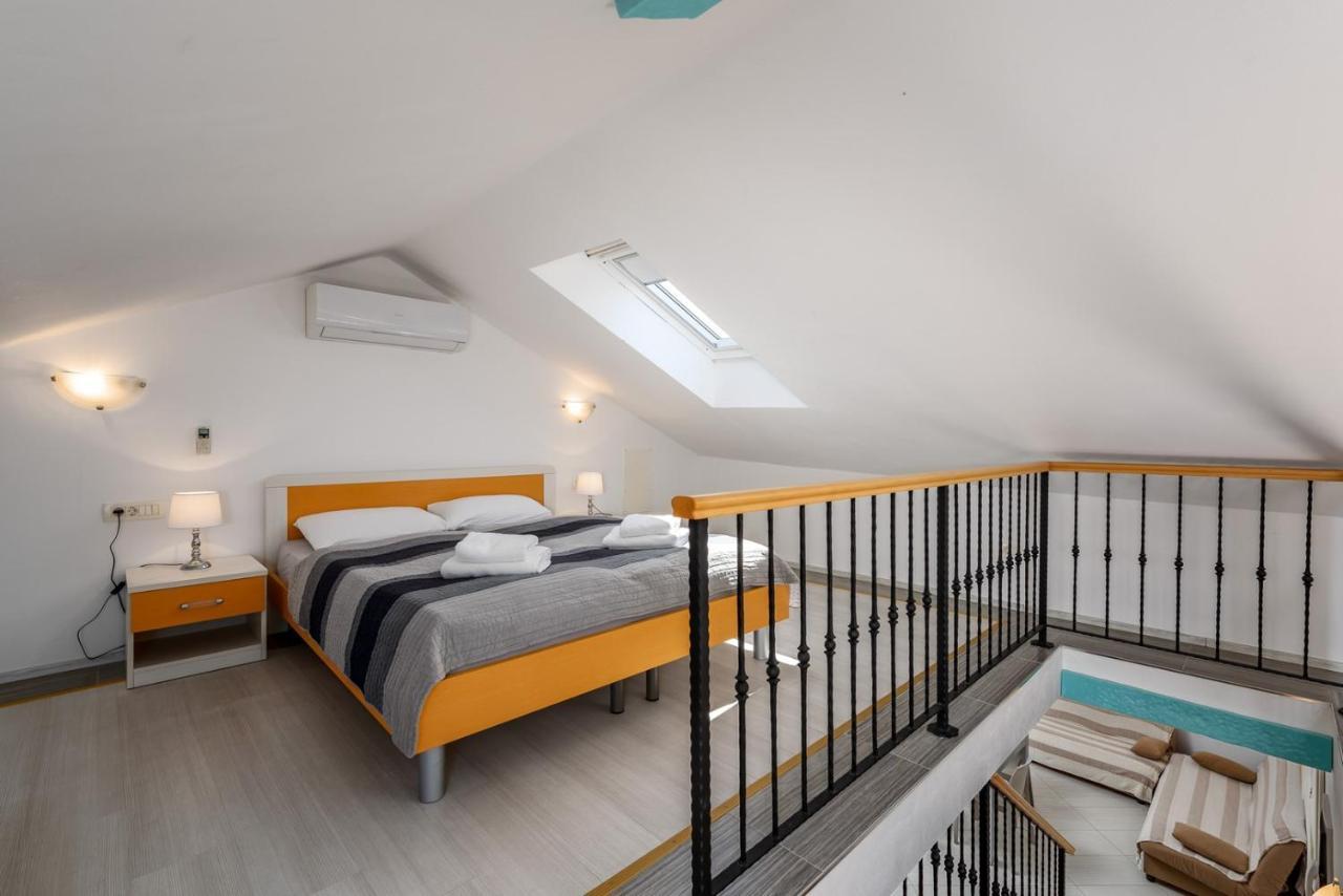 Apartments Dante Umag Eksteriør billede